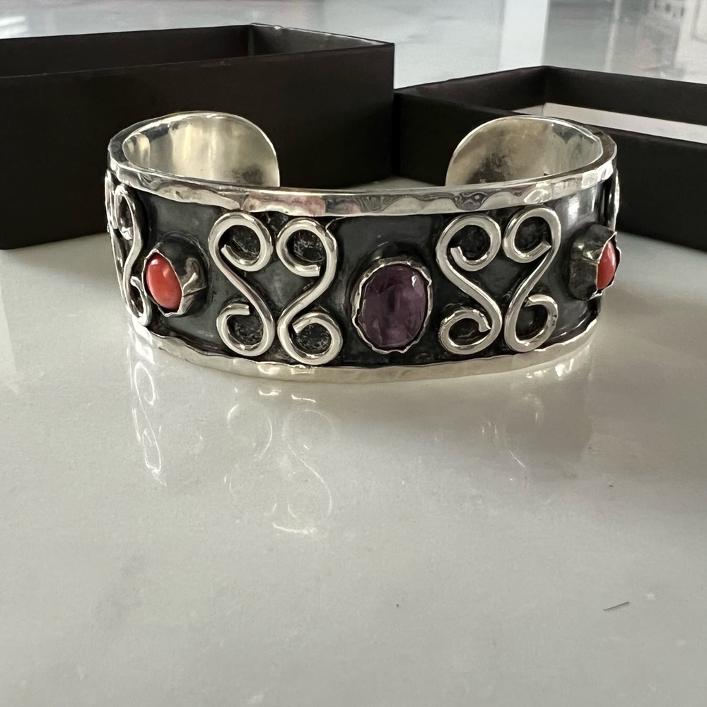 925 Taxco Mexico Turquoise Coral Amethyst Hammered Cuff Bracelet